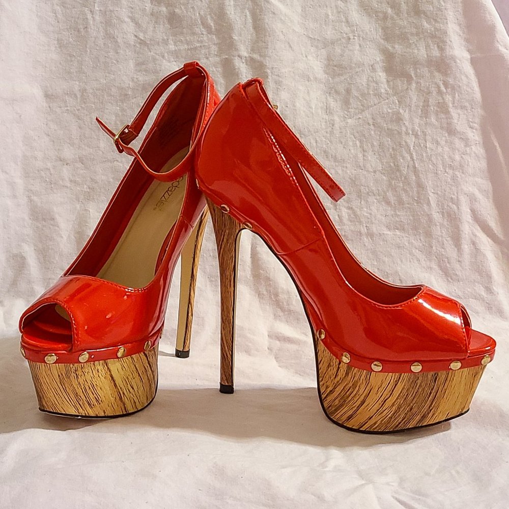ShoeDazzle 6" Red Platform Heels